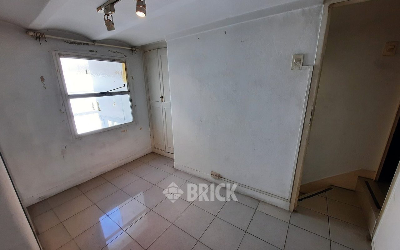 YRIGOYEN, HIPOLITO al 1500 Piso 5 48