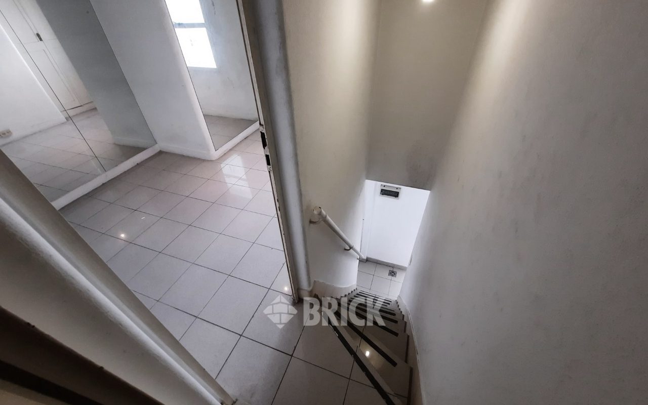 YRIGOYEN, HIPOLITO al 1500 Piso 5 50