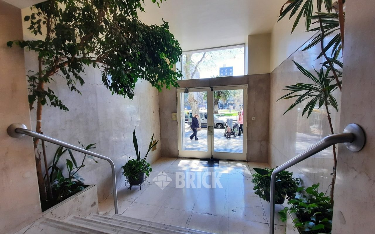 YRIGOYEN, HIPOLITO al 1500 Piso 5 53