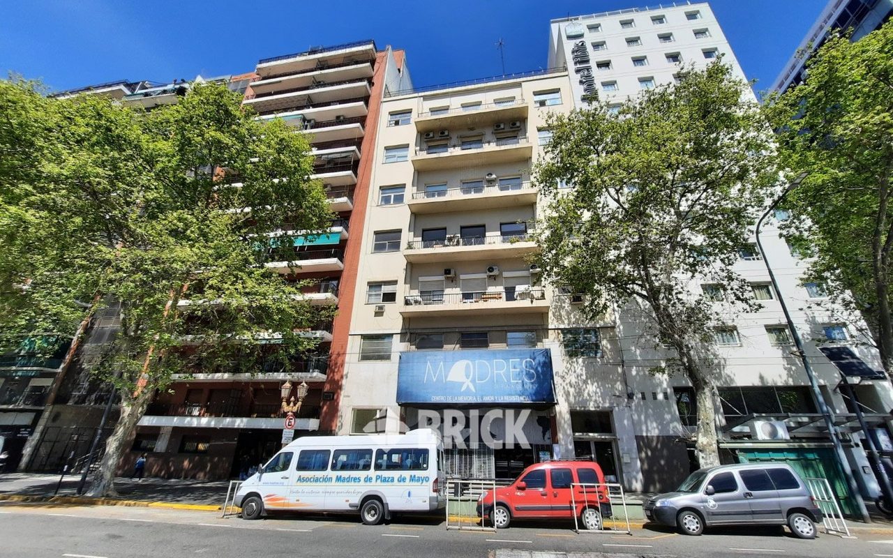 YRIGOYEN, HIPOLITO al 1500 Piso 5 57