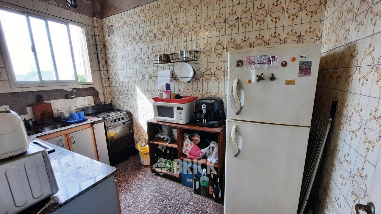 COBO, AV. al 1400 Piso 3 10