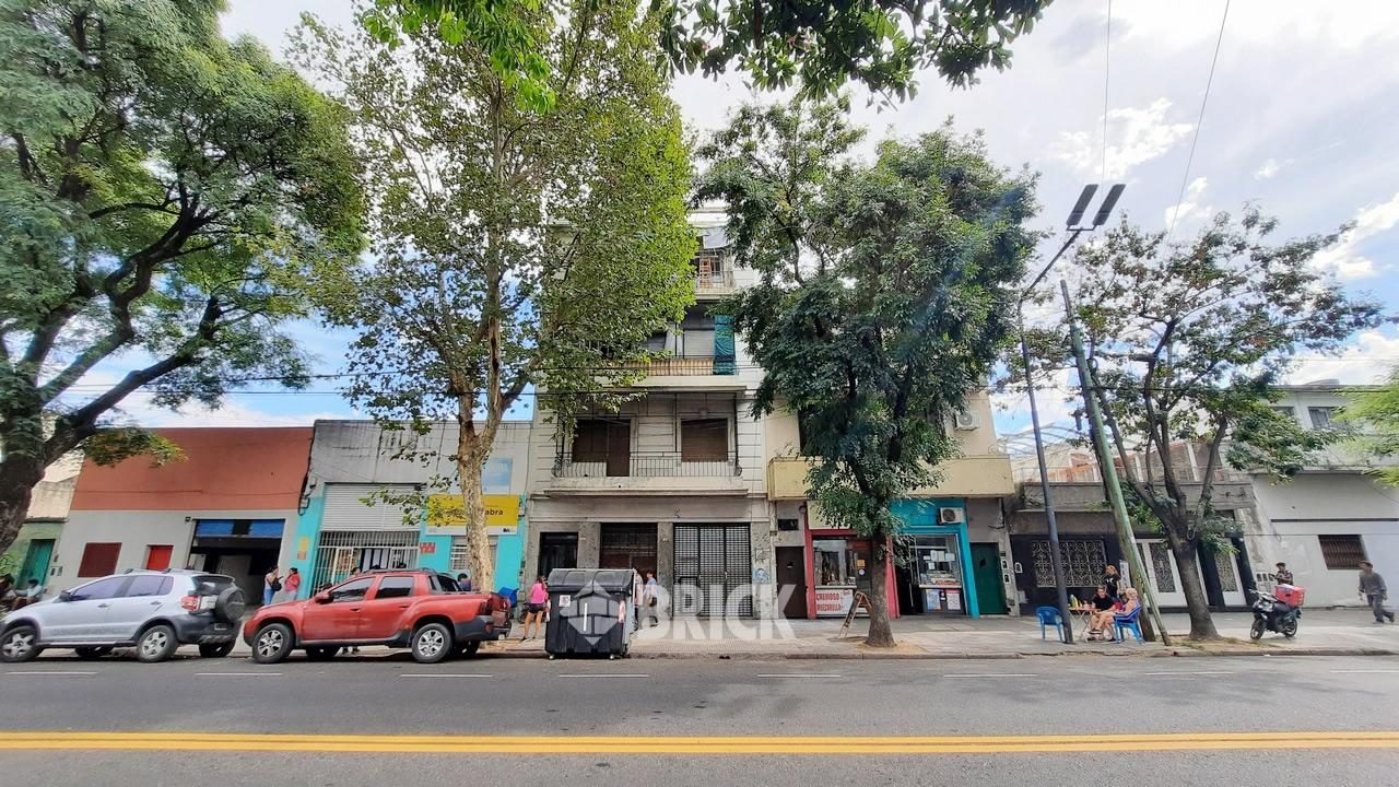 COBO, AV. al 1400 Piso 3 21