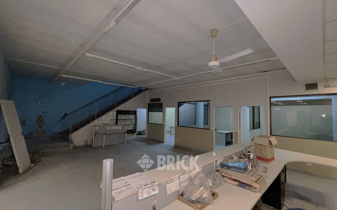 SUIPACHA al 400 Piso PB Y 1° Sub. Loc. 1 3