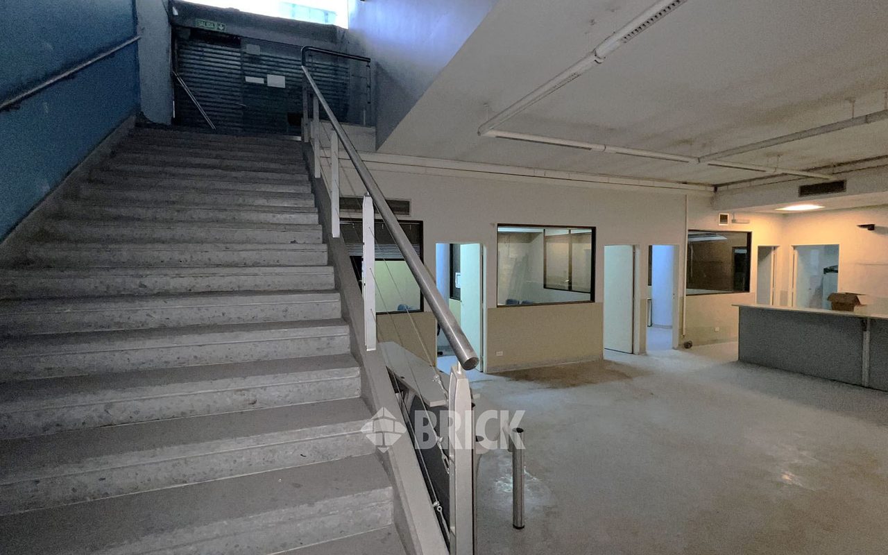 SUIPACHA al 400 Piso PB Y 1° Sub. Loc. 1 5