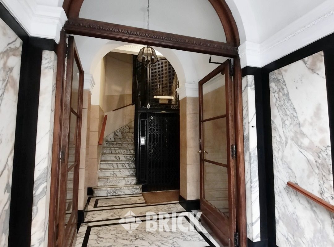 URUGUAY al 100 Piso 2 30