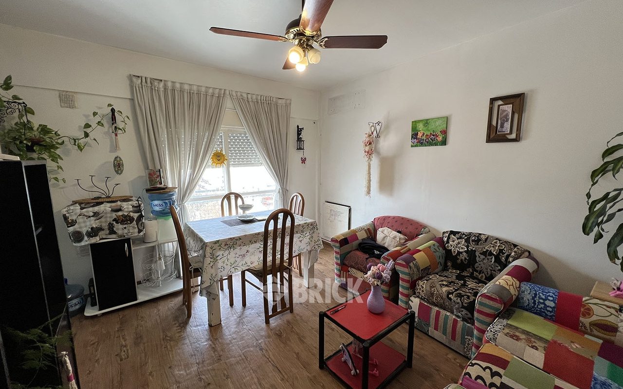 CALVO, CARLOS al 2100 Piso 14 1