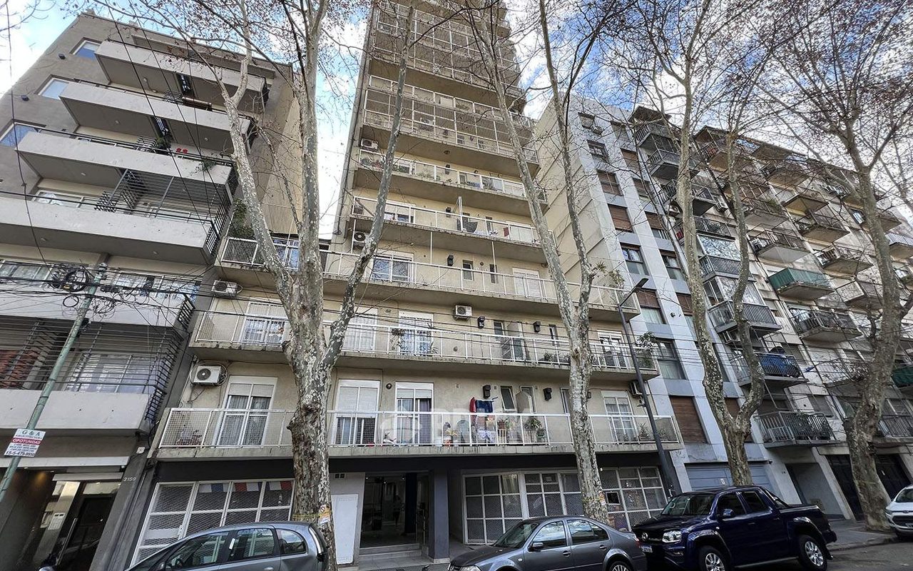 CALVO, CARLOS al 2100 Piso 14 20