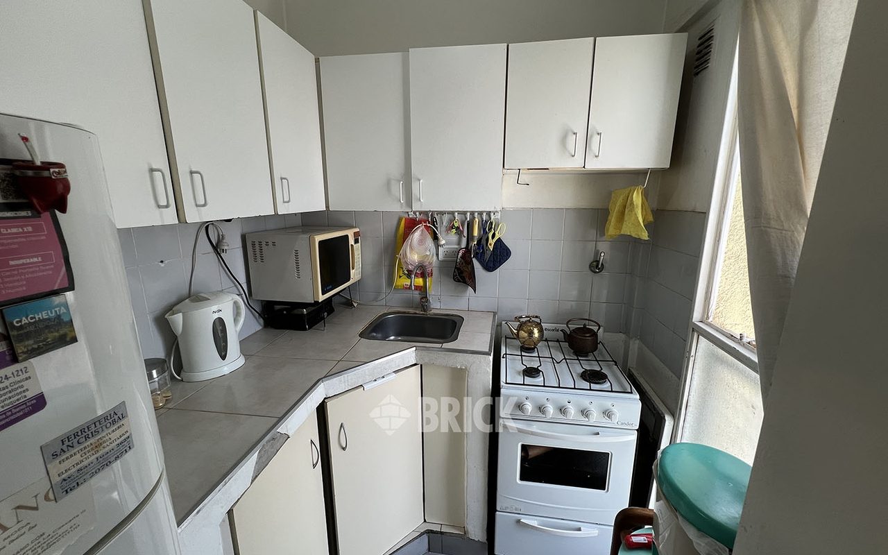 CALVO, CARLOS al 2100 Piso 14 4