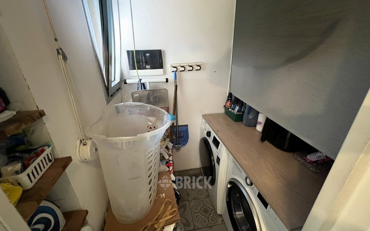 ALVAREZ, DONATO, T. GRAL. al 200 Piso 4 27