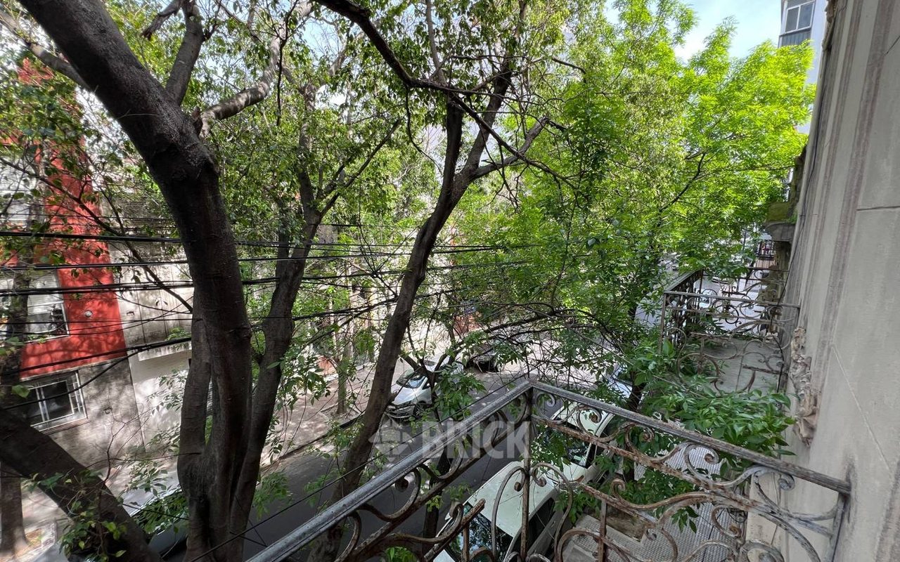 ALBERDI, JUAN B., AV. al 3200 Piso 1 13