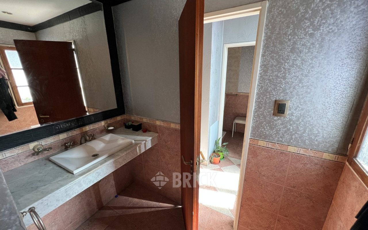 ALBERDI, JUAN B., AV. al 3200 Piso 1 23