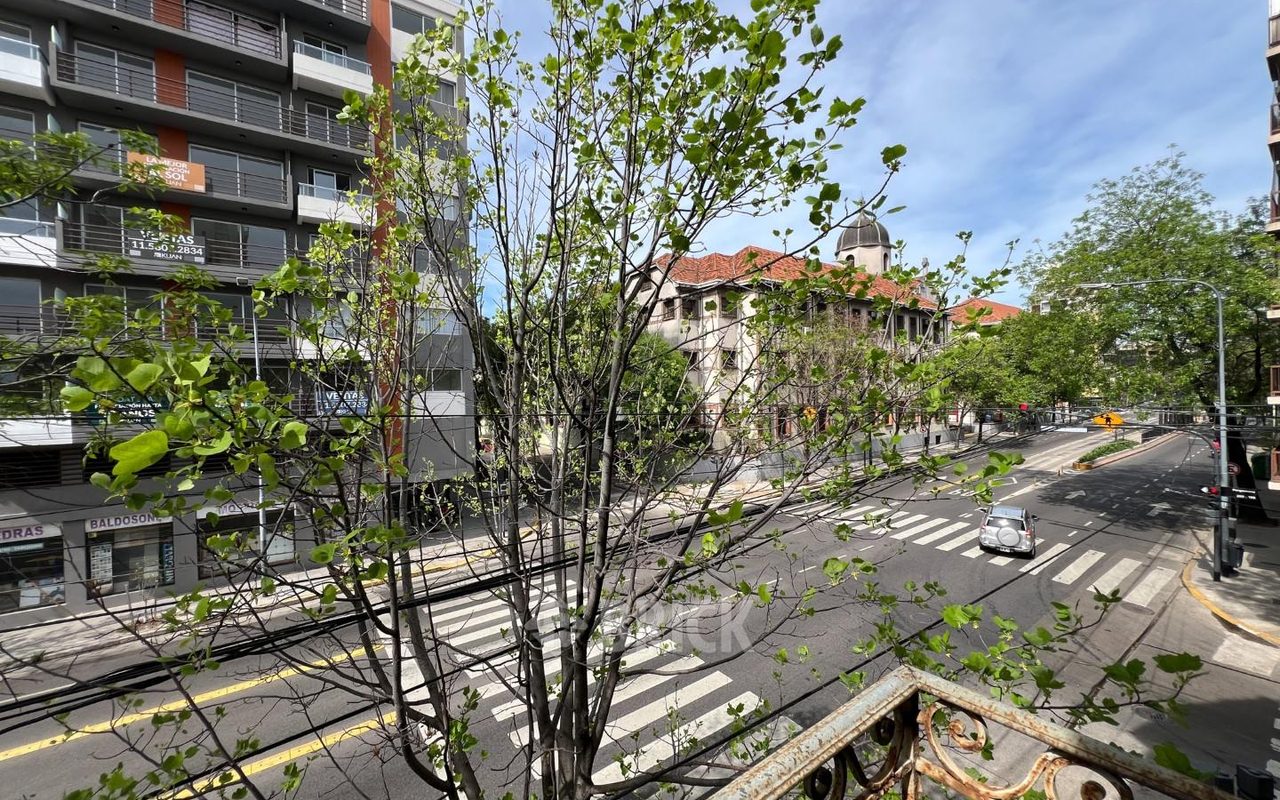 ALBERDI, JUAN B., AV. al 3200 Piso 1 25