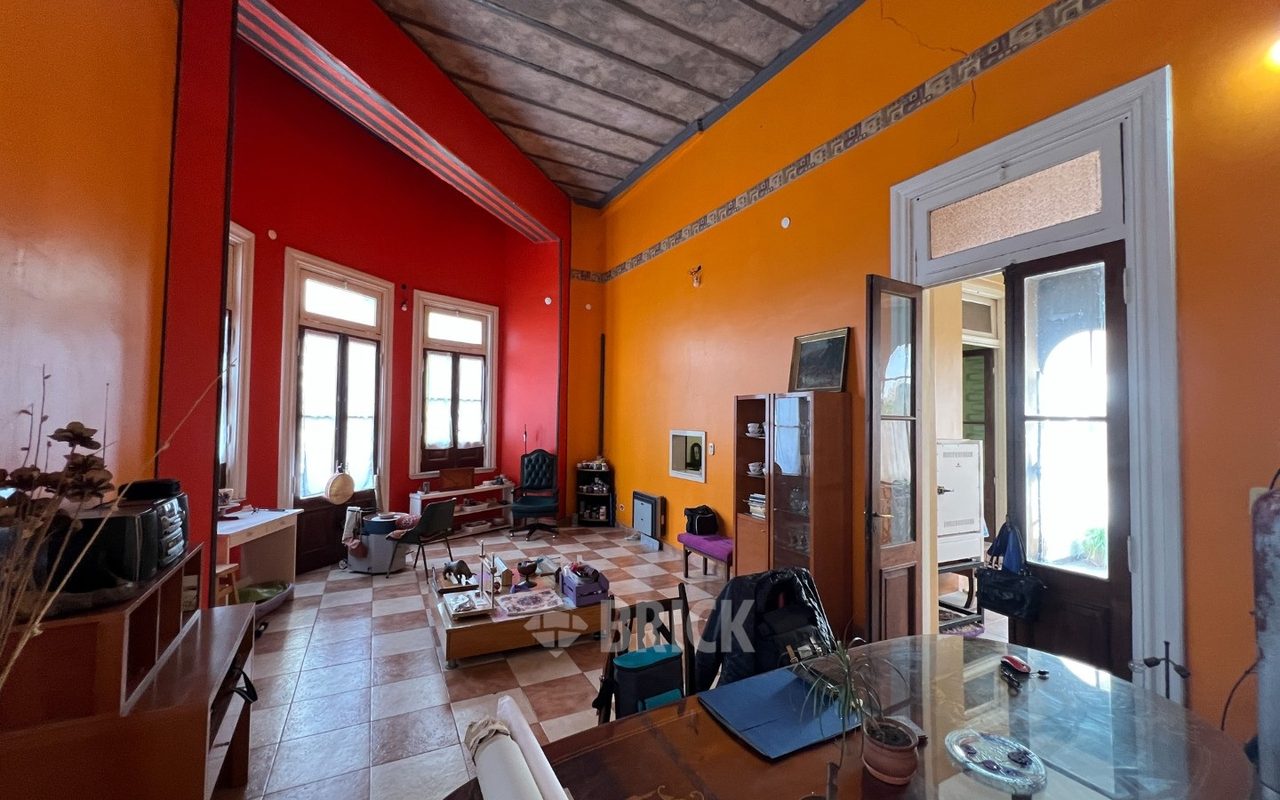 ALBERDI, JUAN B., AV. al 3200 Piso 1 3