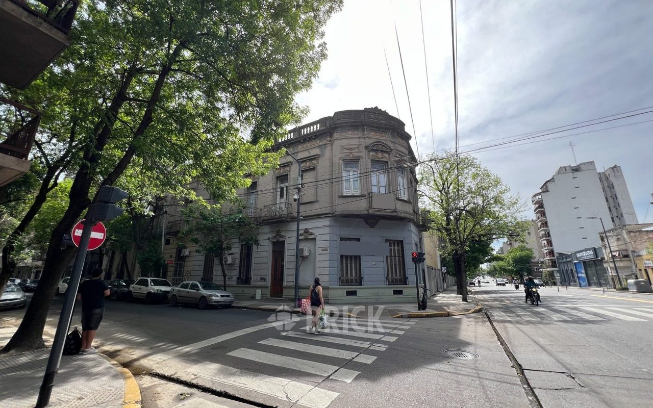 ALBERDI, JUAN B., AV. al 3200 Piso 1 38