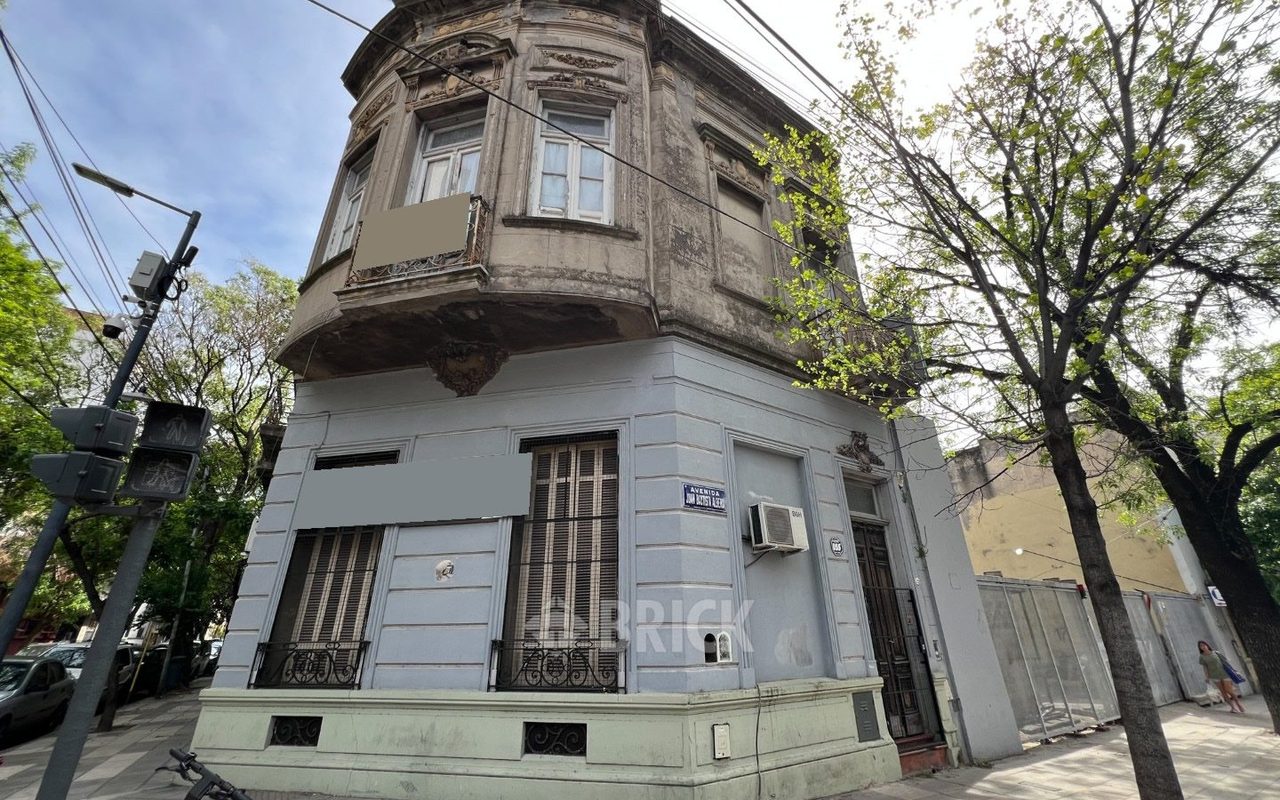 ALBERDI, JUAN B., AV. al 3200 Piso 1 39