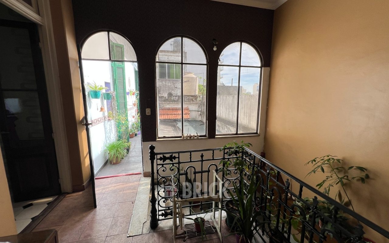 ALBERDI, JUAN B., AV. al 3200 Piso 1 5