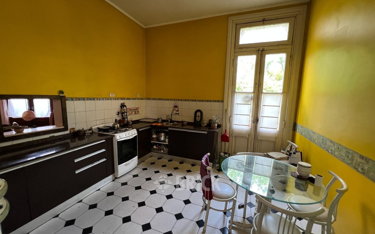 ALBERDI, JUAN B., AV. al 3200 Piso 1 7