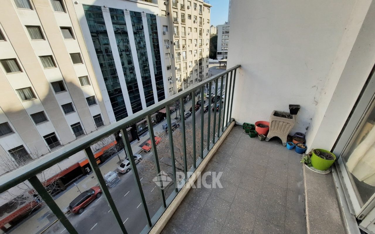 CORDOBA, AV. al 300 Piso 6 11