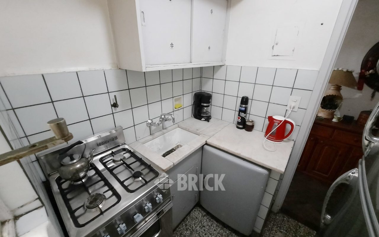 CORDOBA, AV. al 300 Piso 6 19