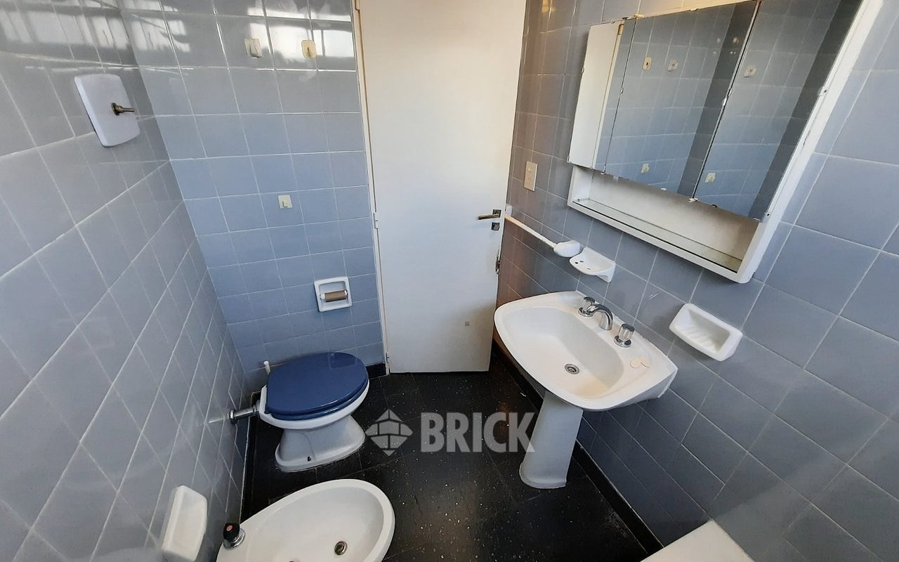 THAMES al 2100 Piso 4 14