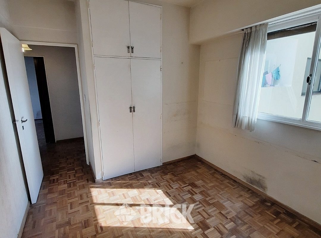 THAMES al 2100 Piso 4 15