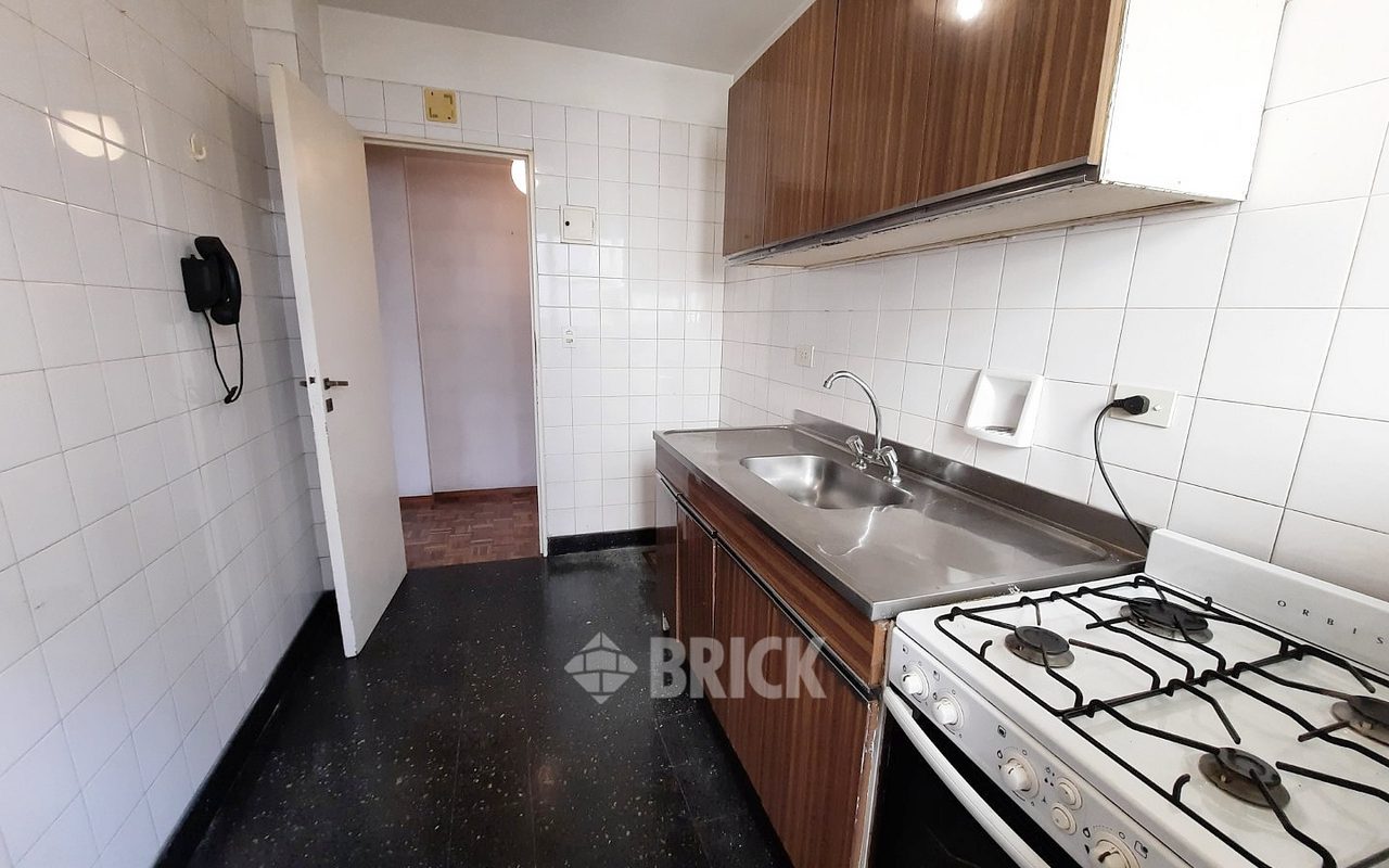 THAMES al 2100 Piso 4 21