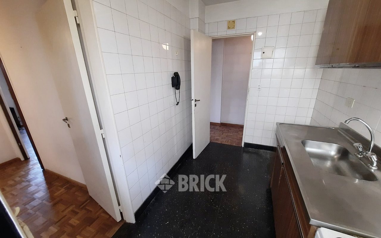 THAMES al 2100 Piso 4 22