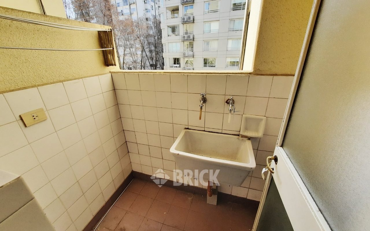 THAMES al 2100 Piso 4 23