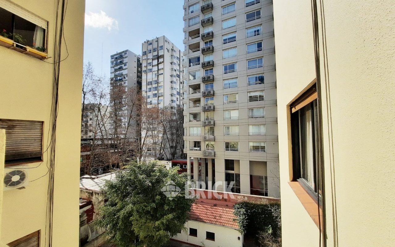 THAMES al 2100 Piso 4 24