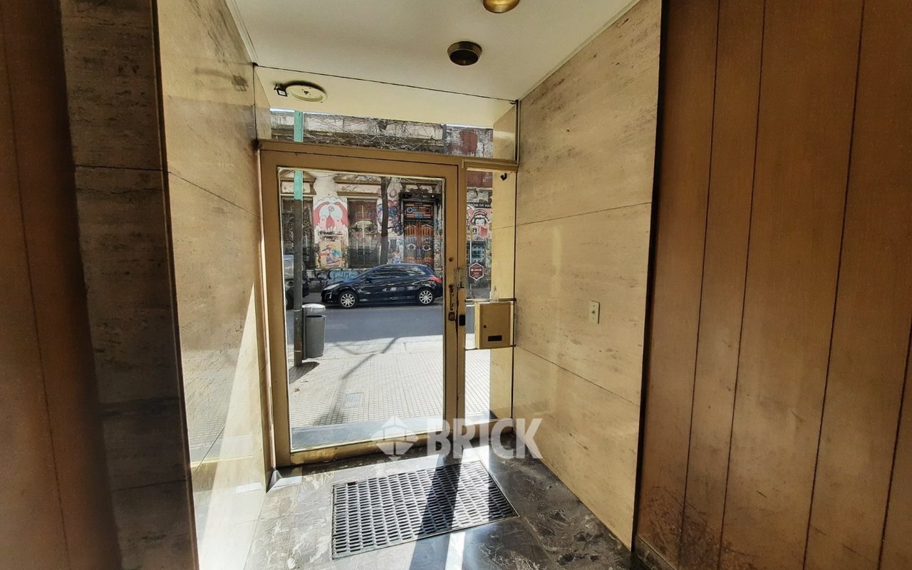 THAMES al 2100 Piso 4 27