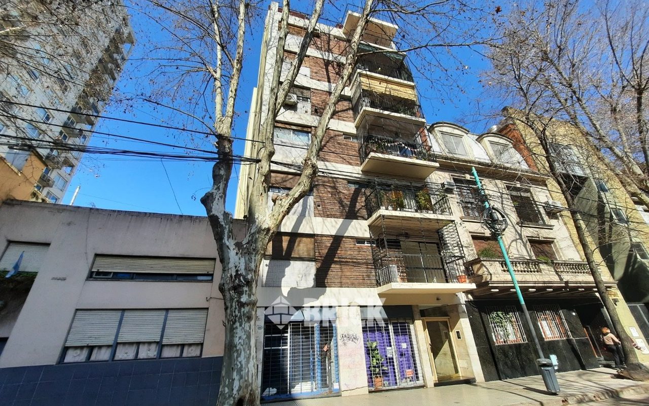 THAMES al 2100 Piso 4 30