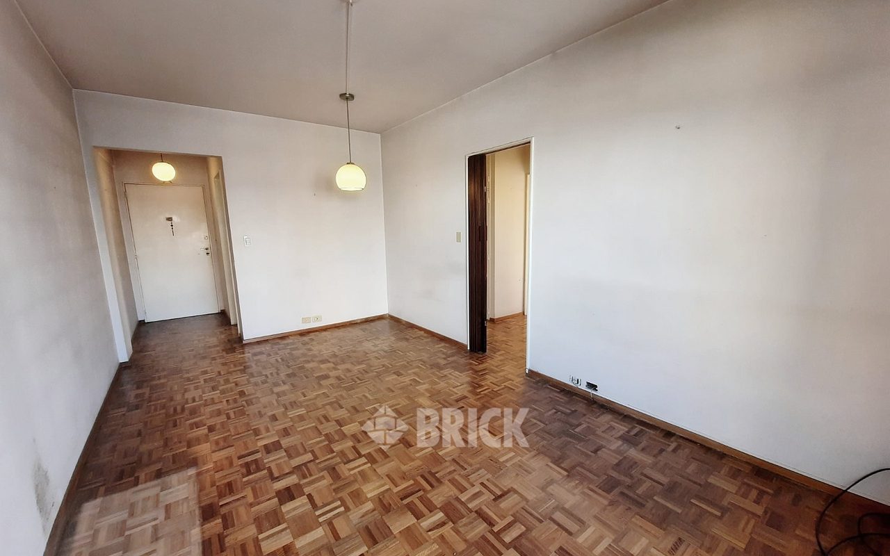 THAMES al 2100 Piso 4 4