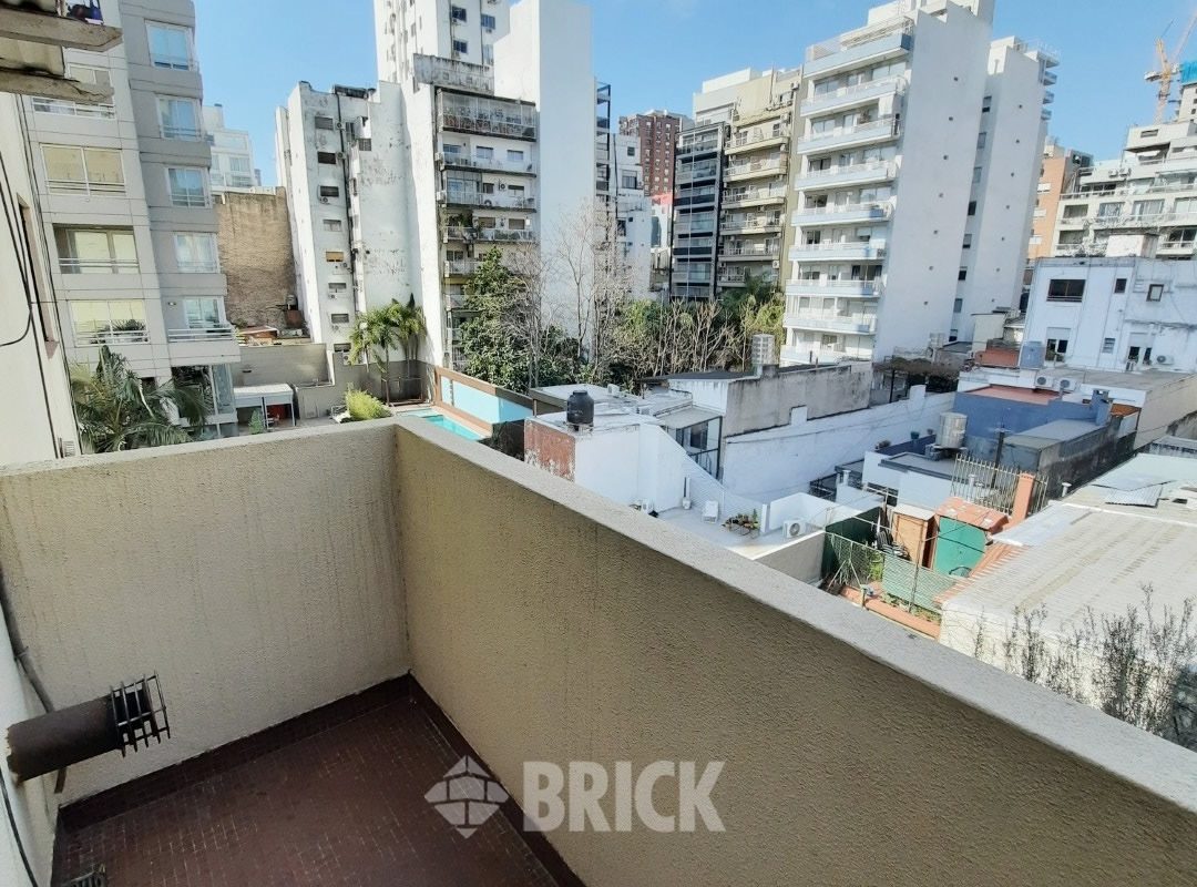 THAMES al 2100 Piso 4 5