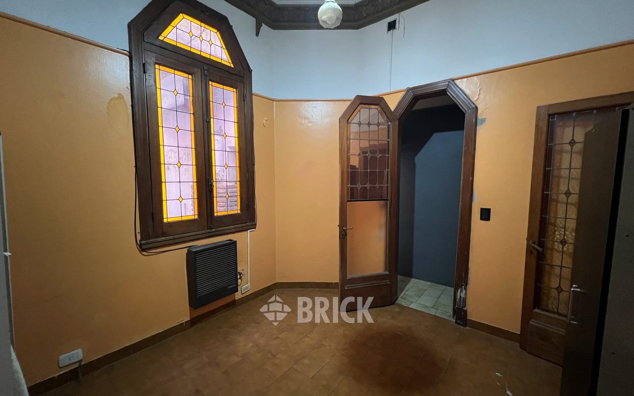 BACACAY al 2500 Piso PB 12