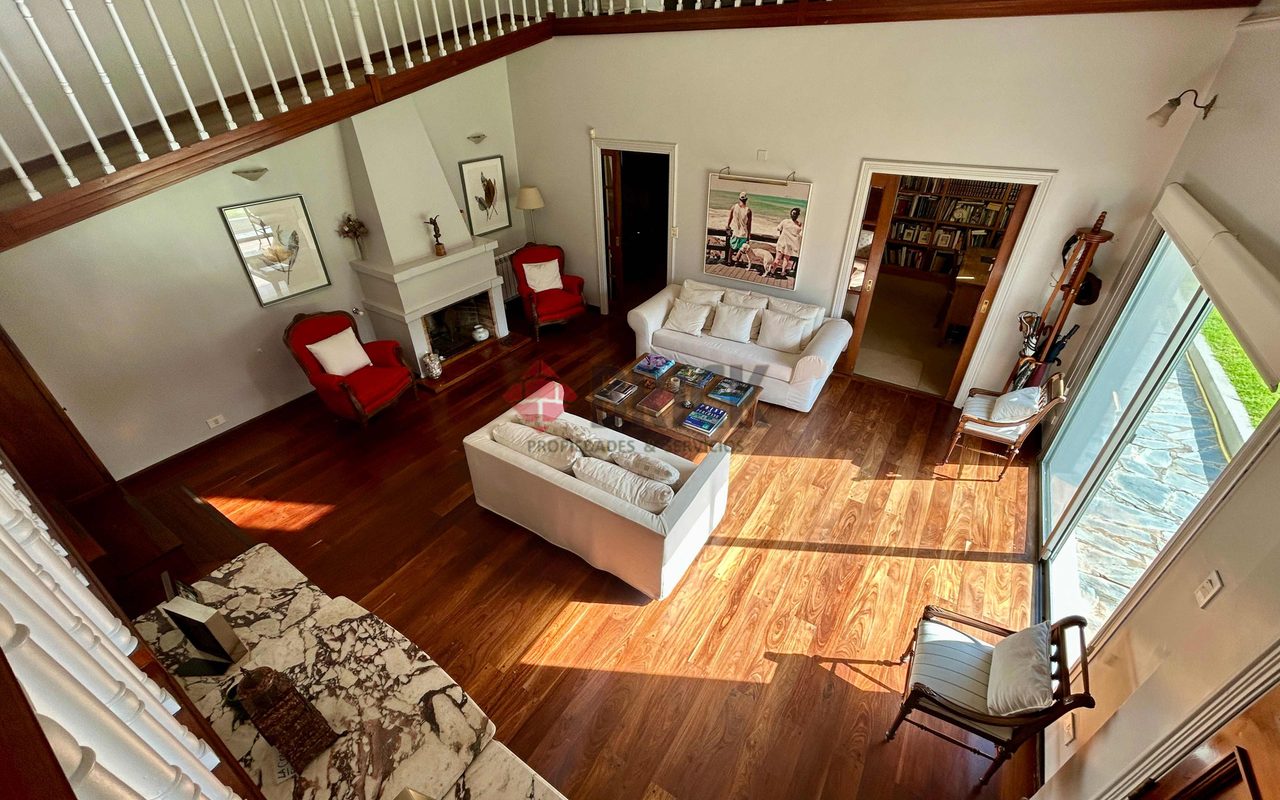 JACINTO DIAZ al 2800 6