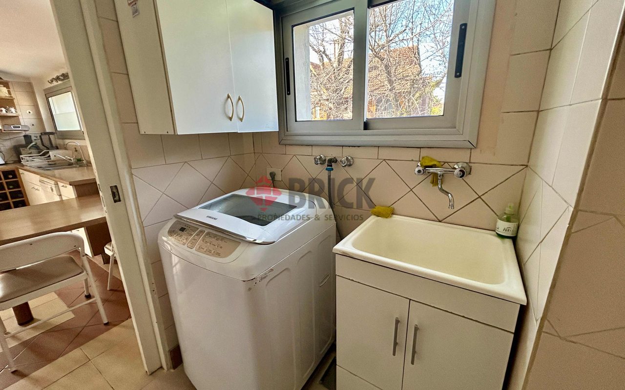 JACINTO DIAZ al 2800 22