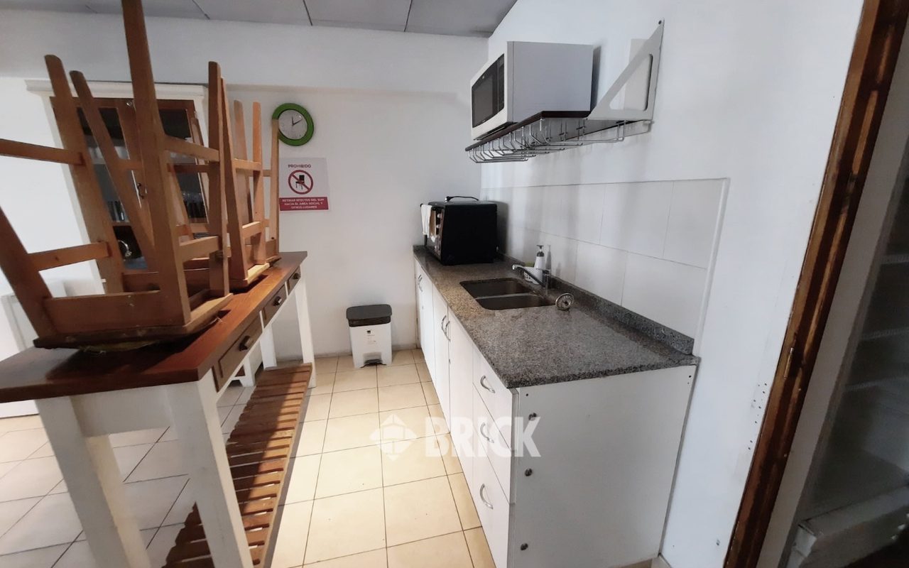 SANTA FE, AV. al 4900 Piso 6 42