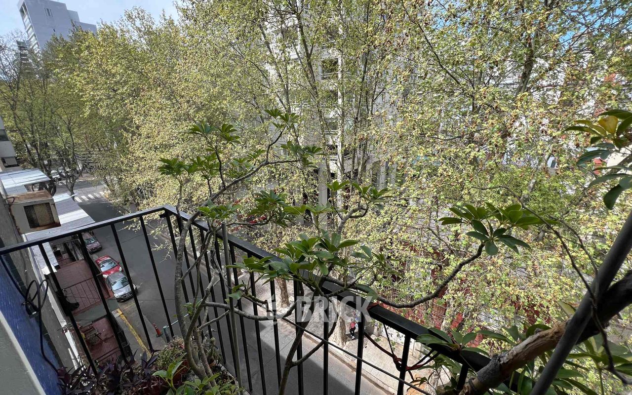 THAMES al 2100 Piso 5 4