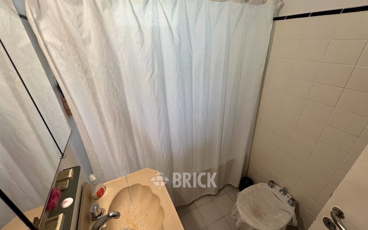 THAMES al 2100 Piso 5 7