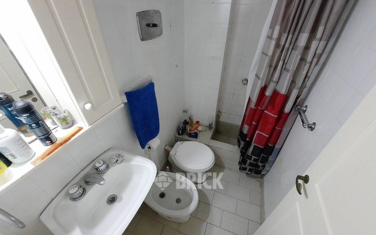 ECUADOR al 1300 Piso 8 17