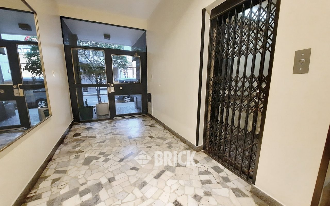 ECUADOR al 1300 Piso 8 18