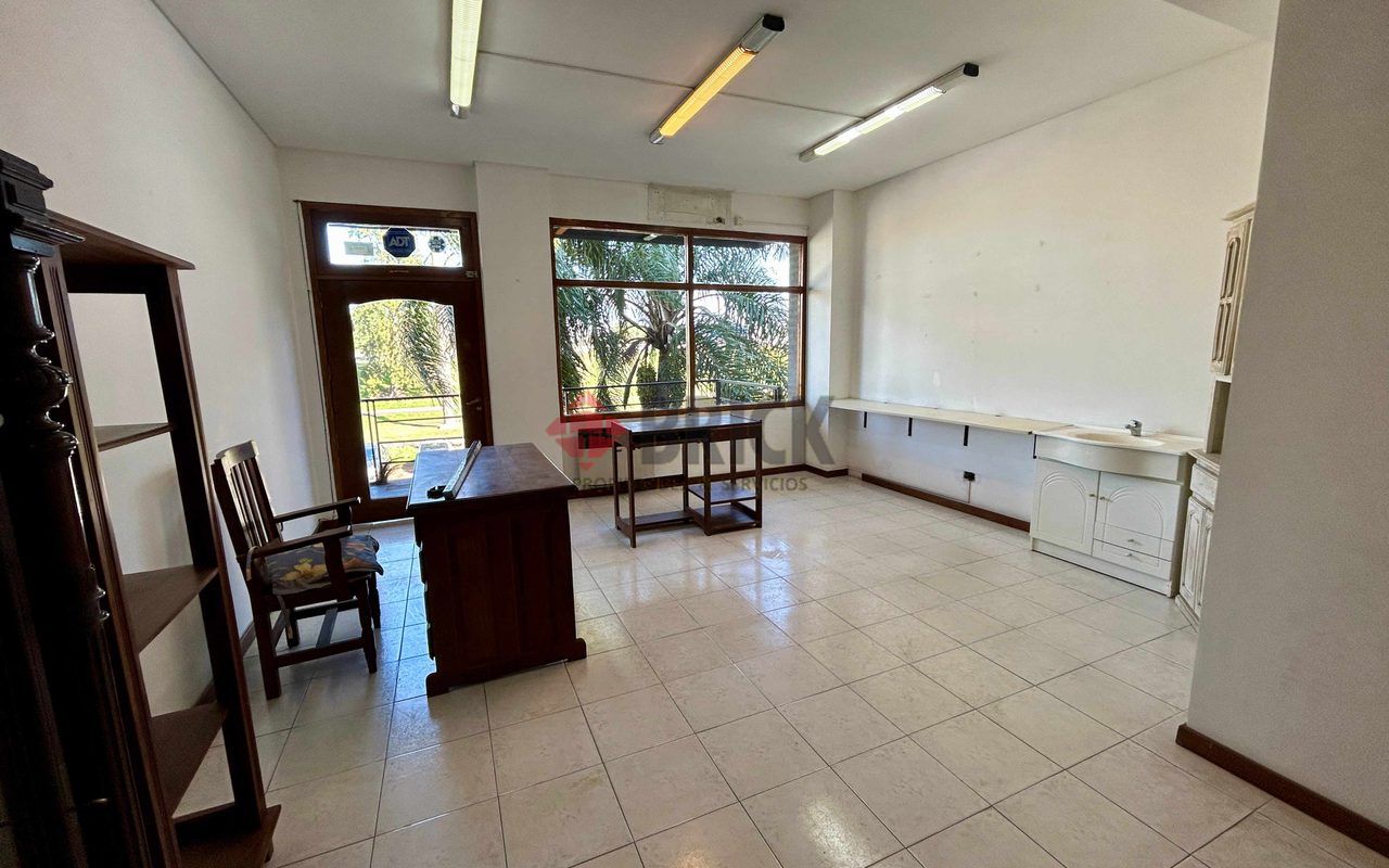 GARCIA, LUIS al 1700 Piso 1 3