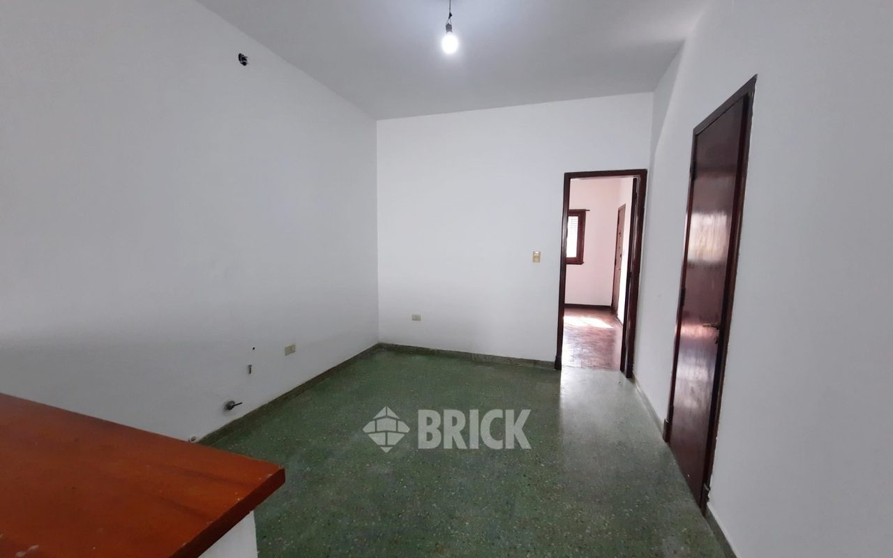 ZAPIOLA, AV. al 800 15