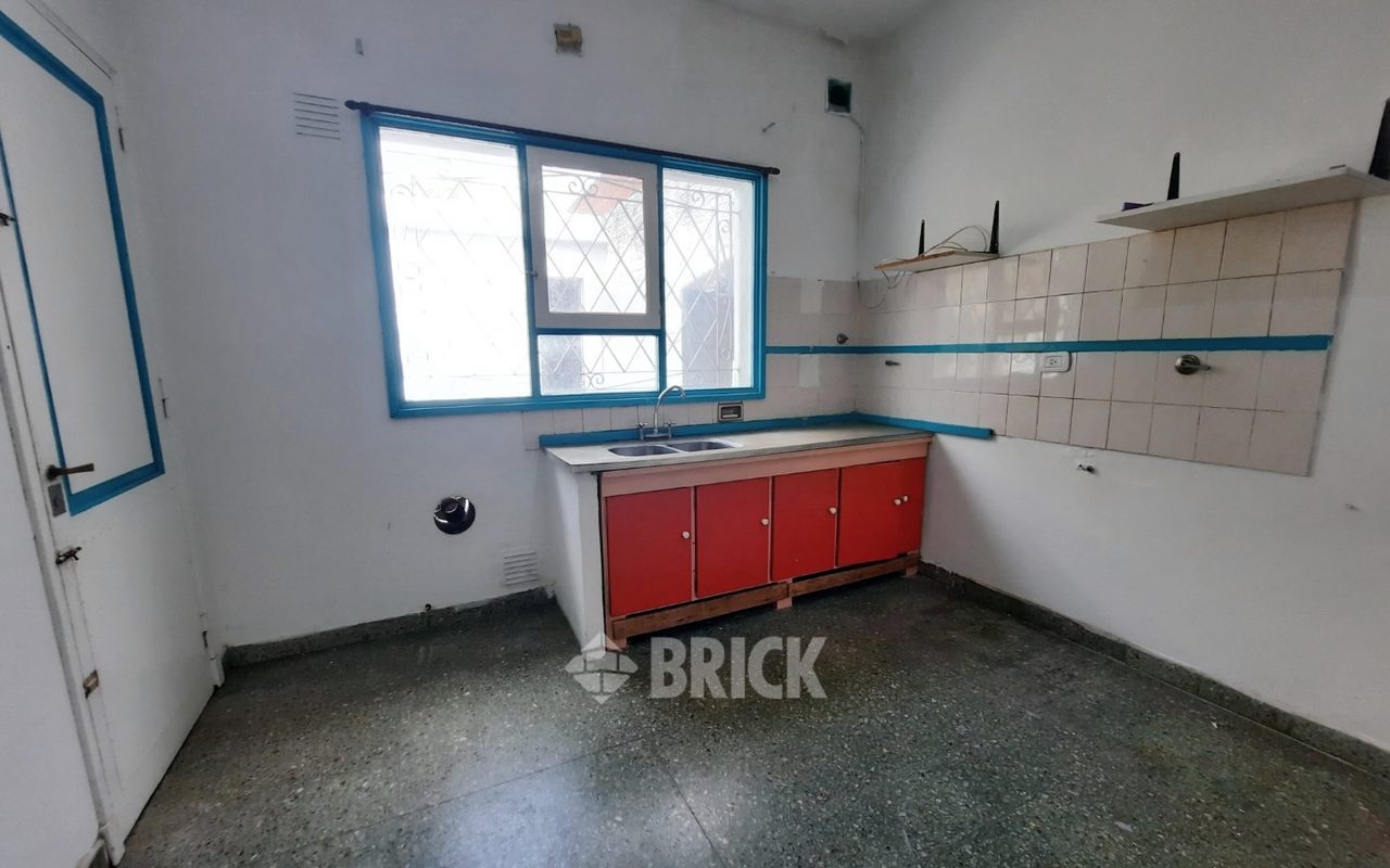 ZAPIOLA, AV. al 800 16