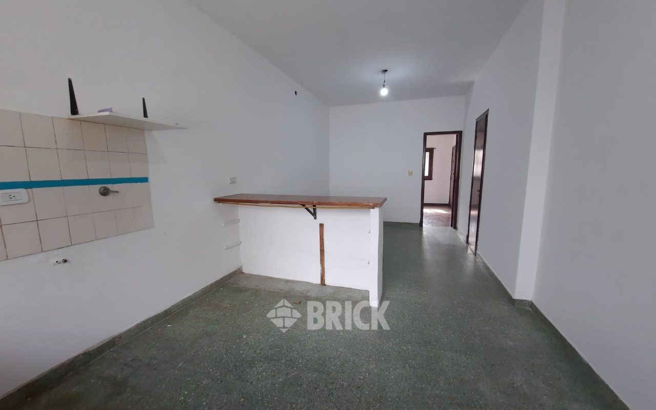 ZAPIOLA, AV. al 800 17