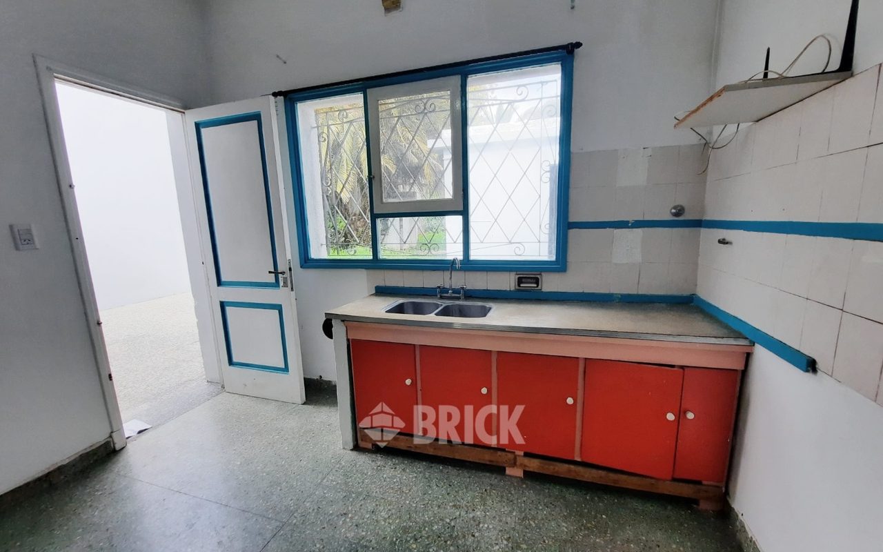 ZAPIOLA, AV. al 800 19