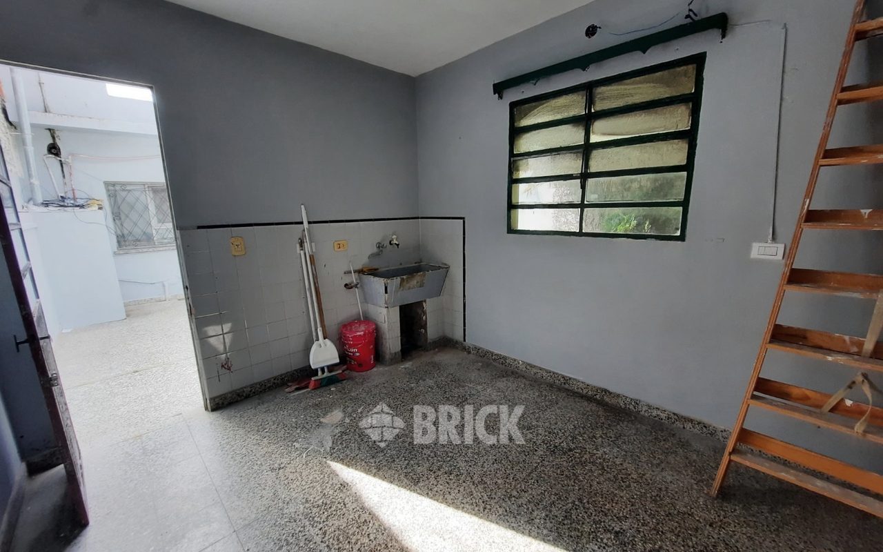 ZAPIOLA, AV. al 800 23