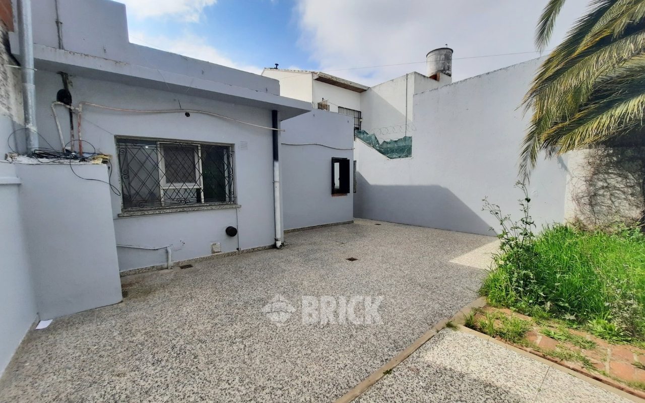 ZAPIOLA, AV. al 800 25