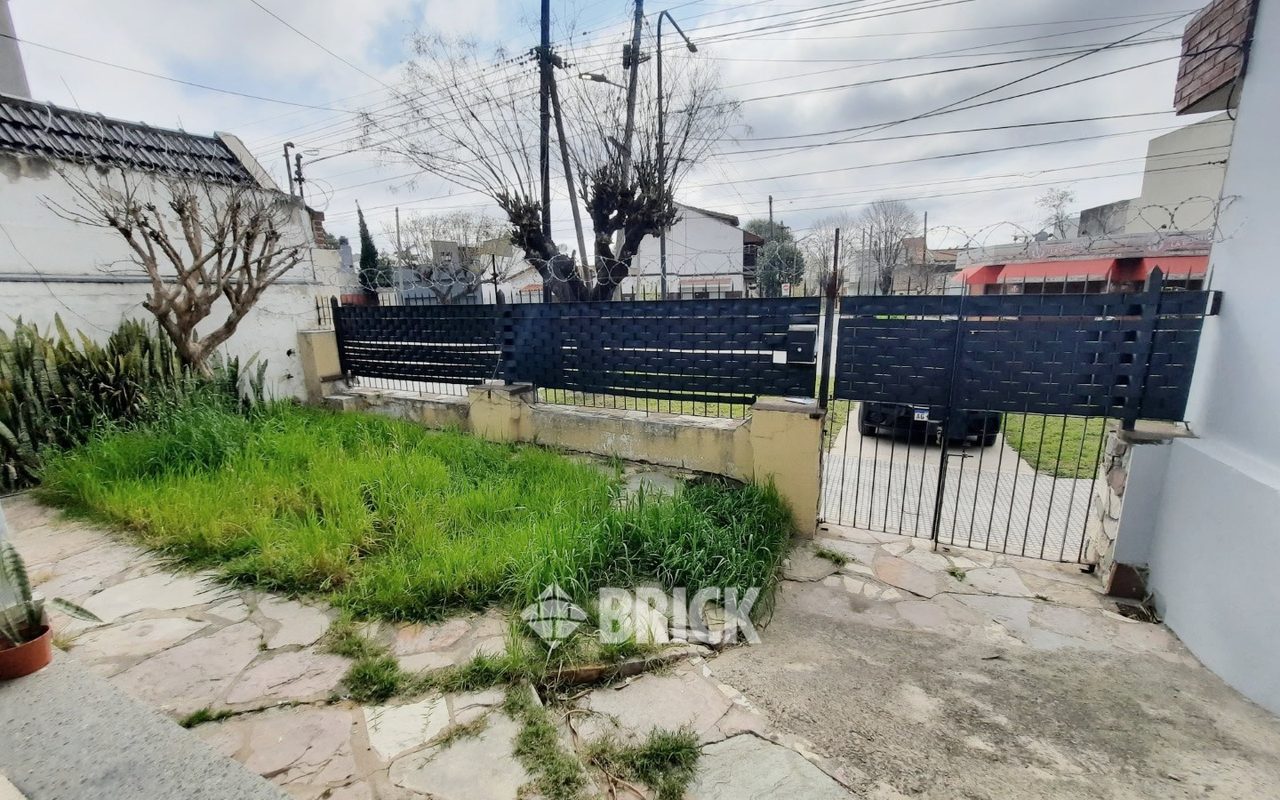 ZAPIOLA, AV. al 800 3