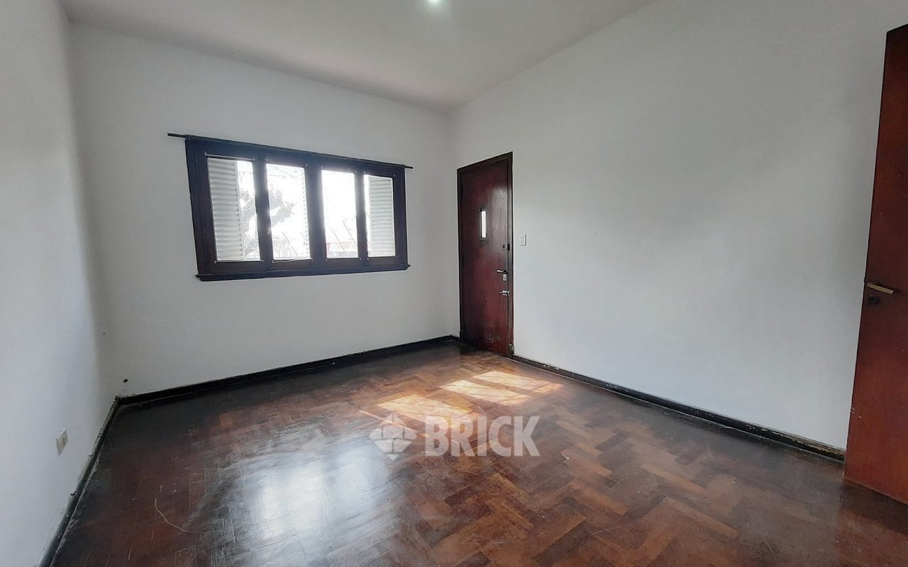 ZAPIOLA, AV. al 800 4